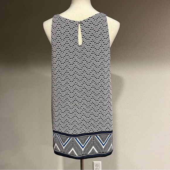 A-line loose fit zig zag print sleeveless blouse - Picture 6 of 13